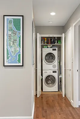 Sold by R New York | media 13