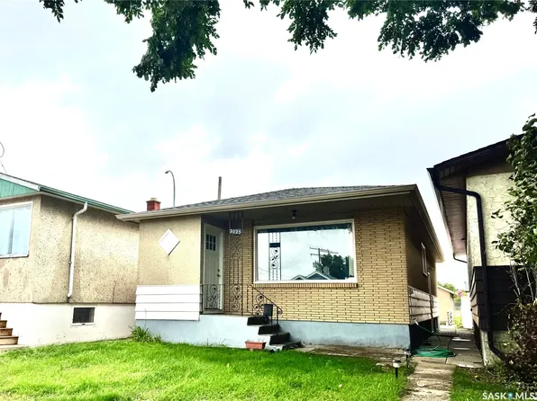 2025 McDonald Street, Regina, SK S4N 2Y4