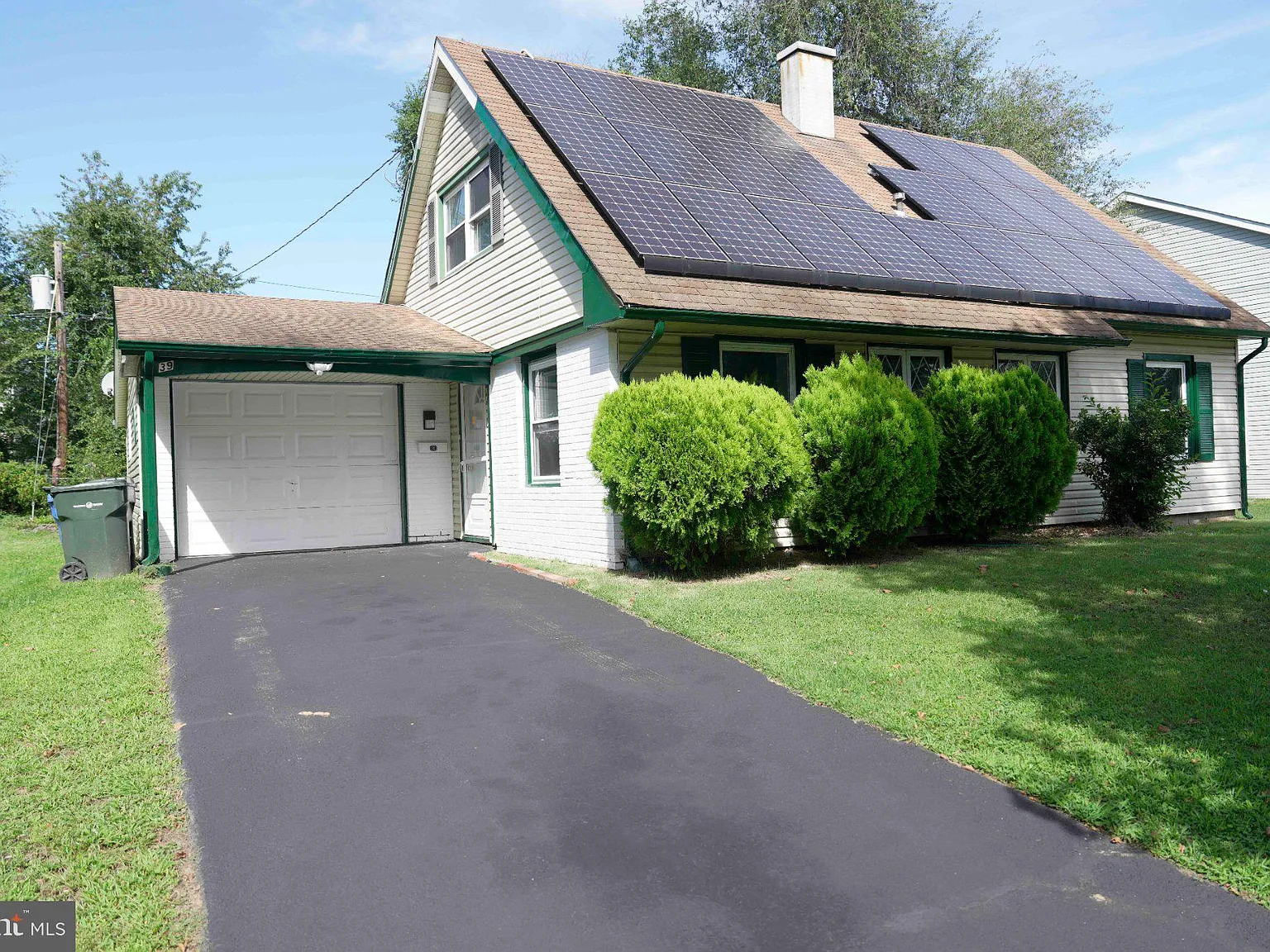 4 bed, 2.0 bath, 1624 sqft, $3,500 — Photo 1