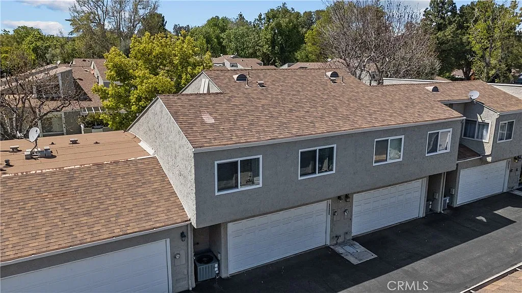 3 bed, 1226 sqft, $3,650 — Photo 2