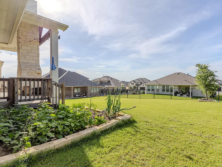 1801 Baleric Dr — Photo 33