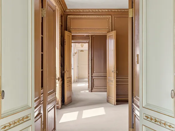 781 5th Avenue image 5 of 16