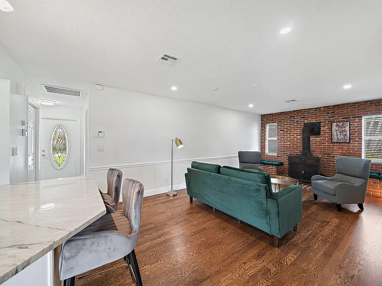 1342 Essex Dr — Photo 35