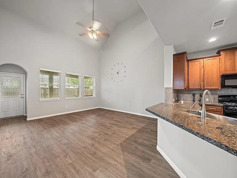 13826 Andover Park Dr — Photo 15