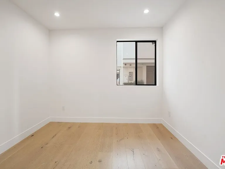 735 N Gramercy Pl — Photo 9