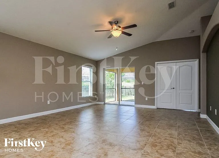 3451 Cortland Dr — Photo 2