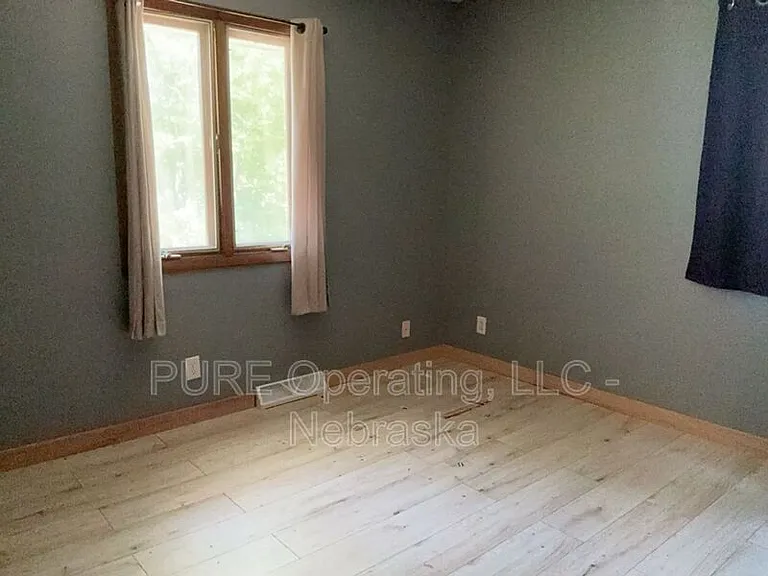 105 N Elm St — Photo 21