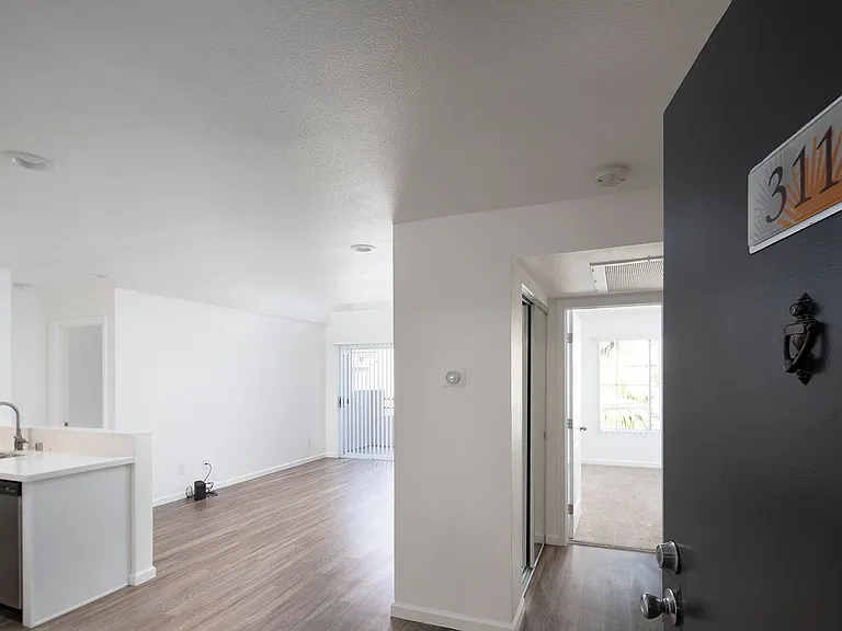 Mission Pacific Apartments — Photo 48