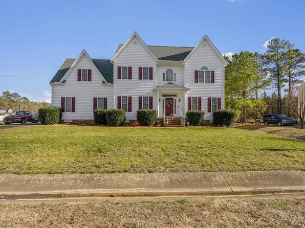 707 Greyshire Dr, Chester, VA 23836