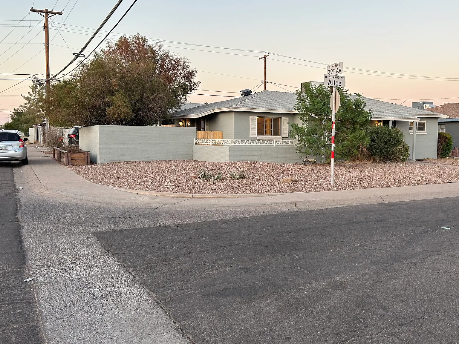 2850 W Alice Ave — Photo 3