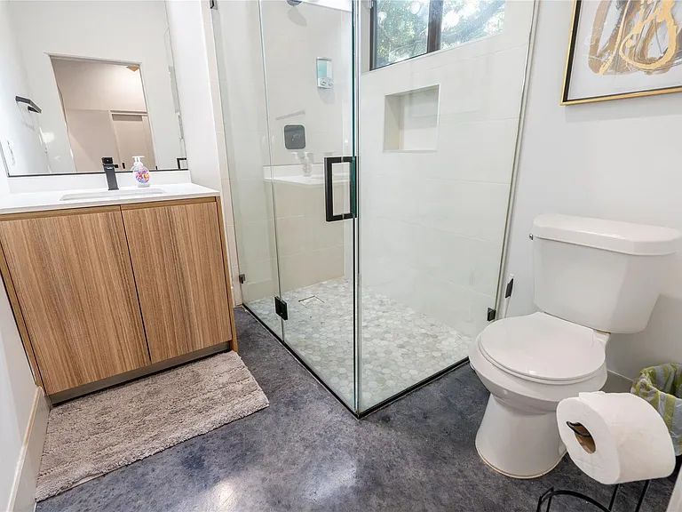 709 Memorial Heights Dr — Photo 44