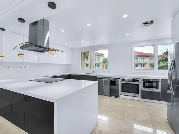3943 NE 171st St #1B, North Miami Beach, FL 33160