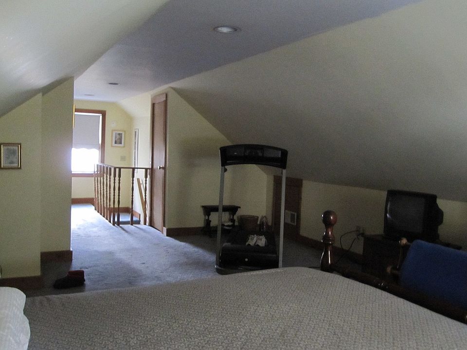 2nd image of 86 Pleasant St