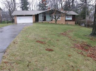 7469 James Dr, North Royalton, OH 44133