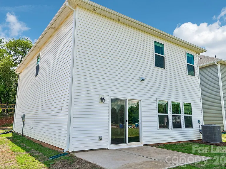 1852 Wrenley Dr — Photo 39