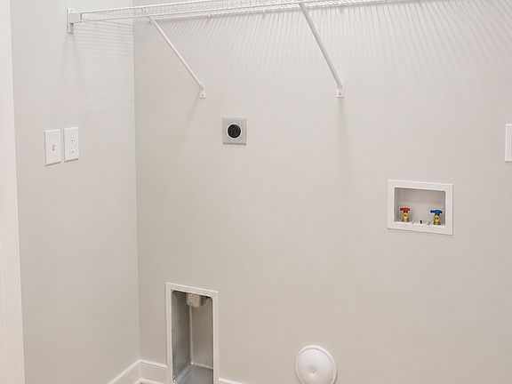 2nd image of 102 Lakewood Ave #128
