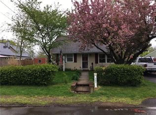 353 Glen Hills Rd, Meriden, CT 06451