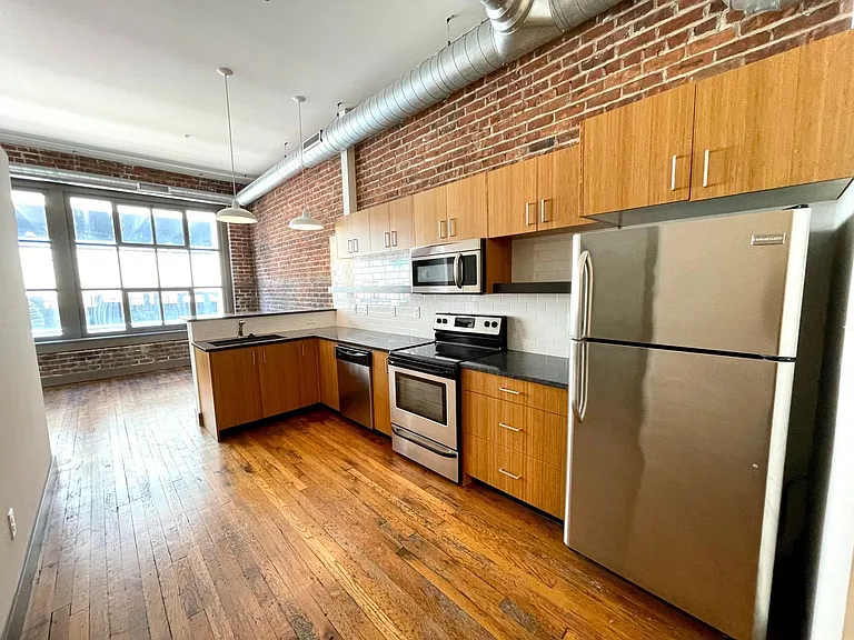 1322 W Broad St — Photo 23