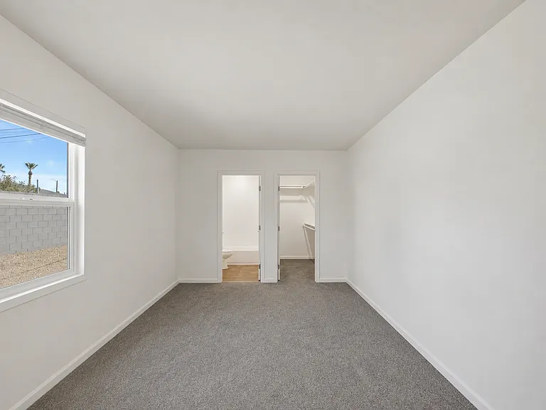1005 E Mariposa St #R — Photo 11