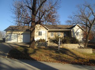 221 Lian Dr, Seneca, MO 64865