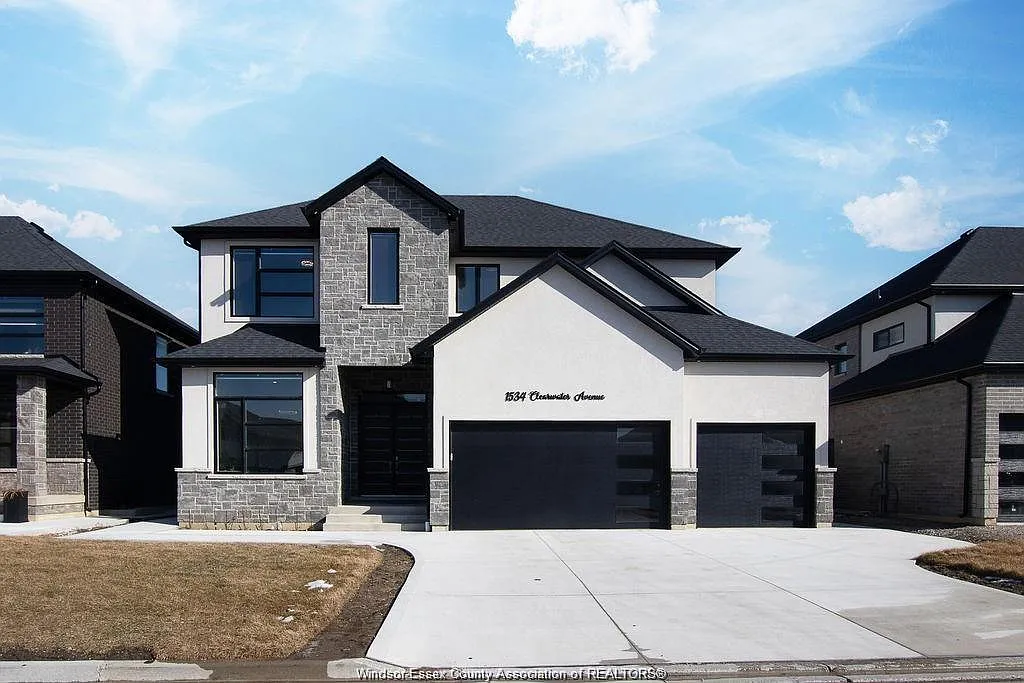 5 bed, 3.5 bath, 2800 sqft, $3,600 — Photo 1