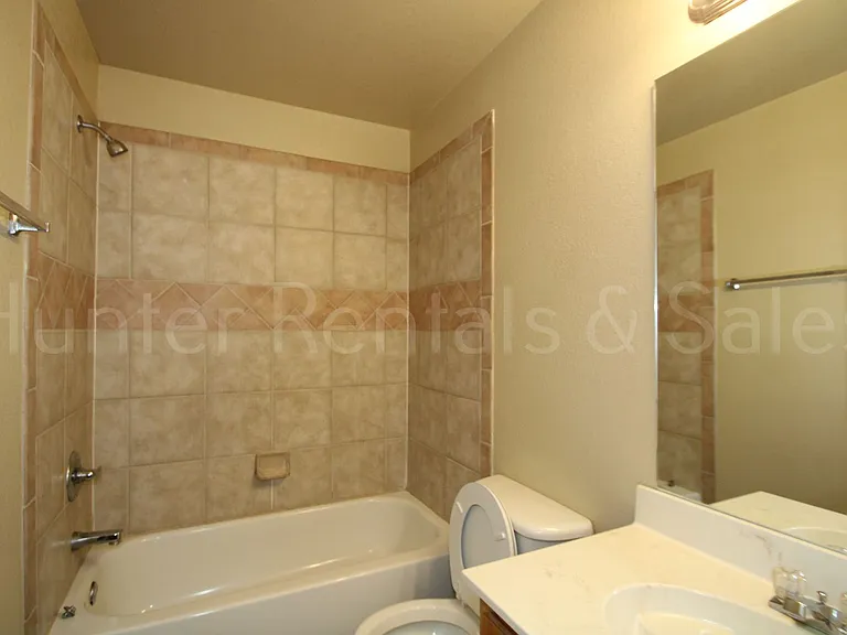 930 Ramblewood St #B — Photo 19