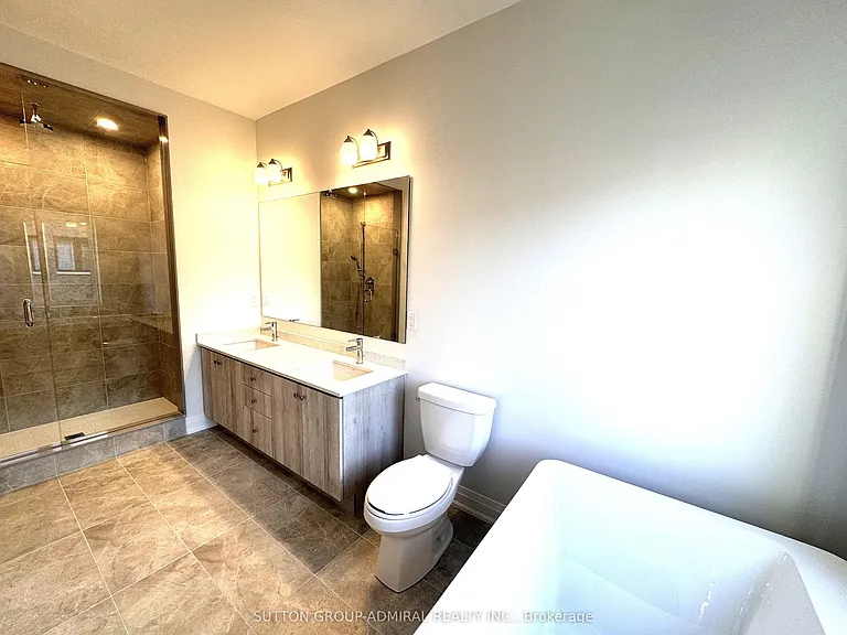 16 Donnacona Dr — Photo 20