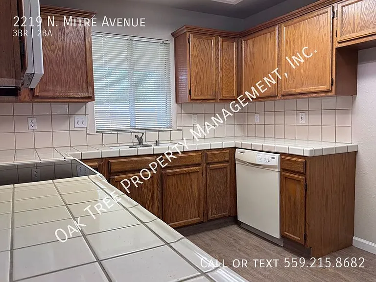 2219 N Mitre Ave — Photo 9