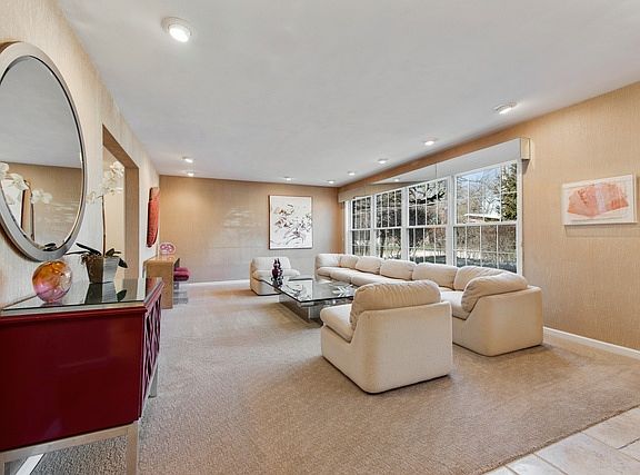 5th image of 1120 Kent Ave
