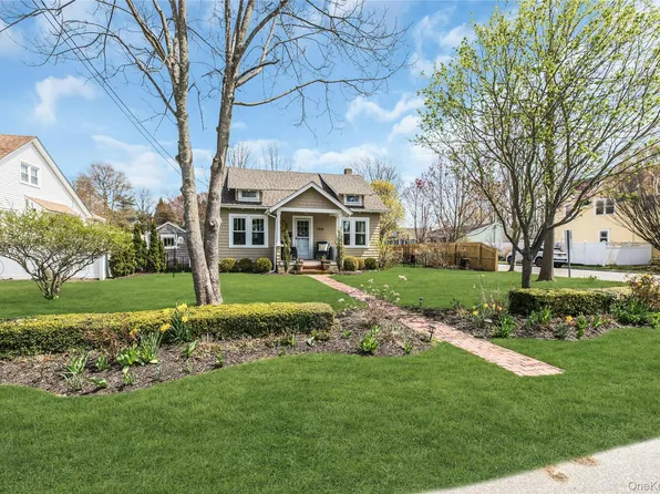 135 Division Avenue, West Sayville, NY 11796