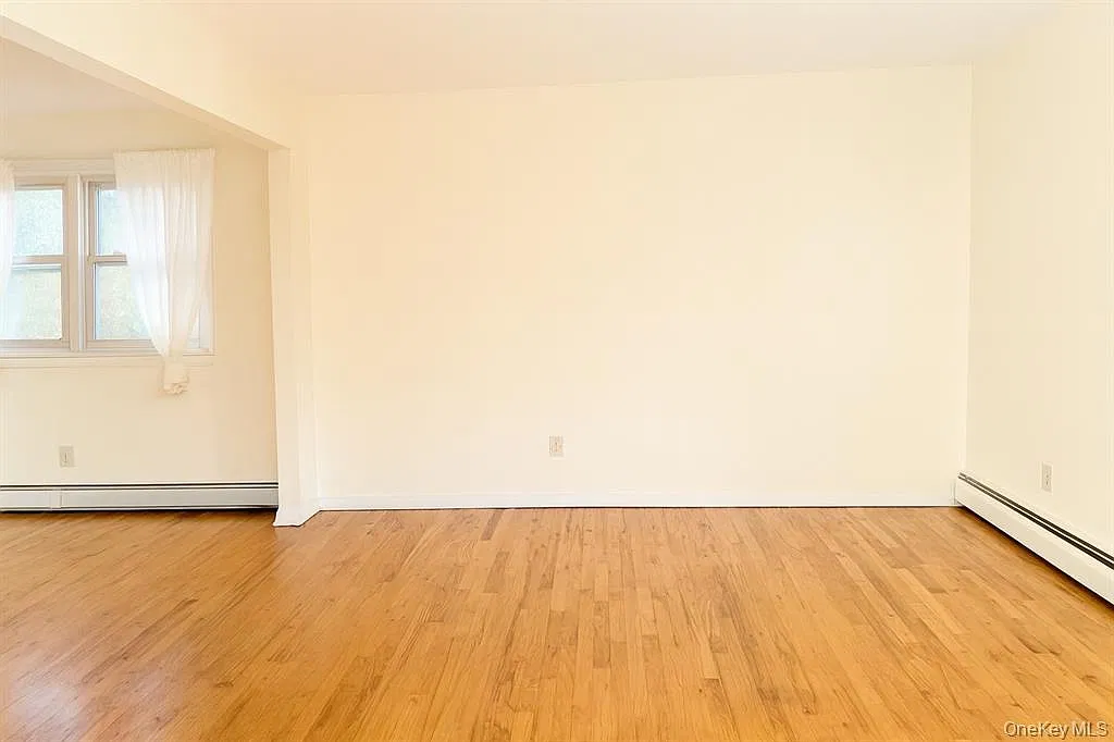 Ivy St, Farmingdale — Photo 4