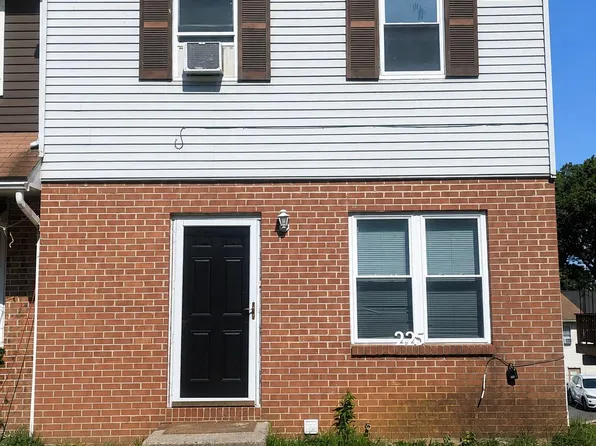 2825 Rhonda Ln, Allentown, PA 18103
