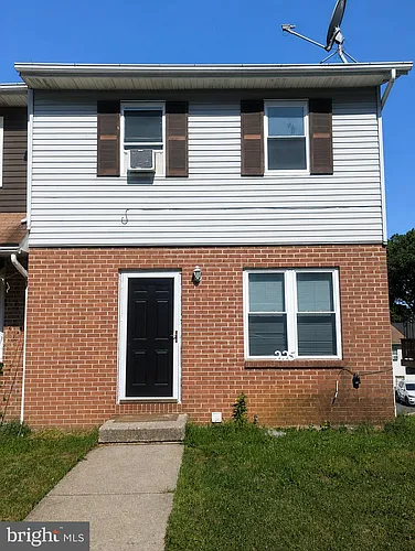 2825 Rhonda Ln Photo 1