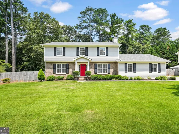 5663 Seville Ln, Stone Mountain, GA 30087