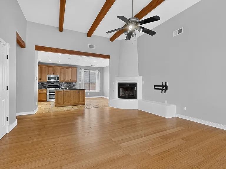 9715 Larnaca Rd NE — Photo 12