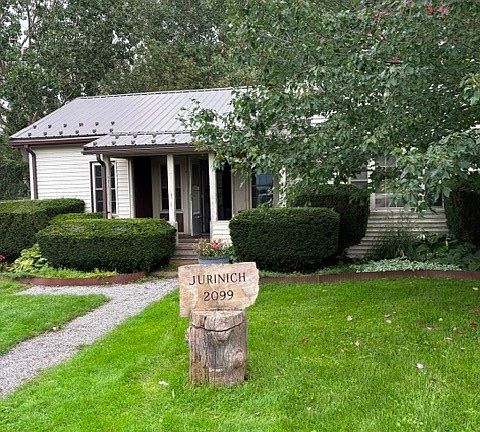 3rd image of 2099 Swett Rd