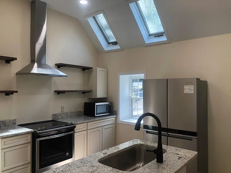 5270 Merry Oaks Rd — Photo 2