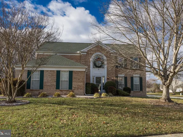 2 Crabapple Ct, Newark, DE 19702