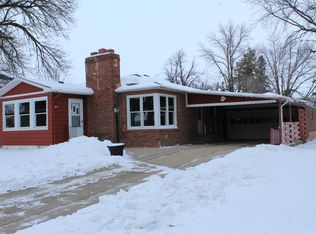 500 W Maple Dr, Hartley, IA 51346