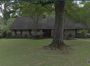 422 Castle Kirk Dr, Baton Rouge, LA 70808