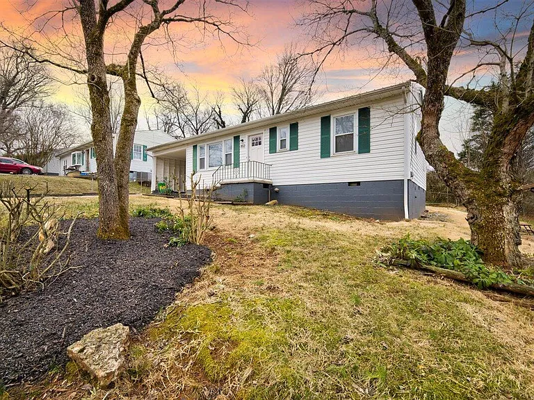 302 Volena Pl — Photo 13