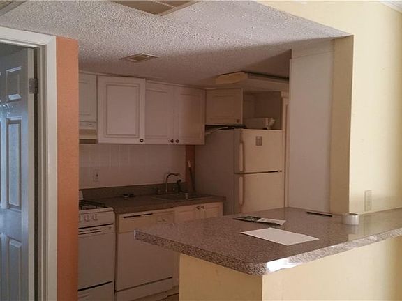 2nd image of 109 Oyster Bay Cir APT 220