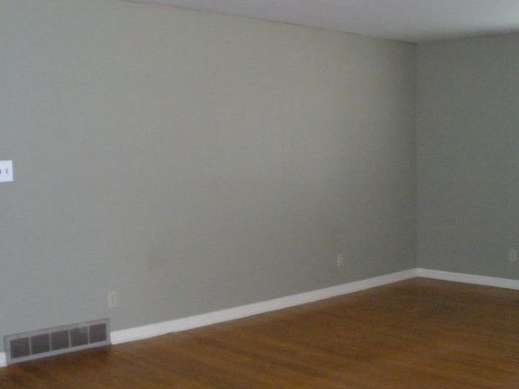 5th image of 108 S Broadview Circle Dr