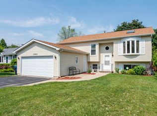 33061 N Rolling Hills Rd, Grayslake, IL 60030