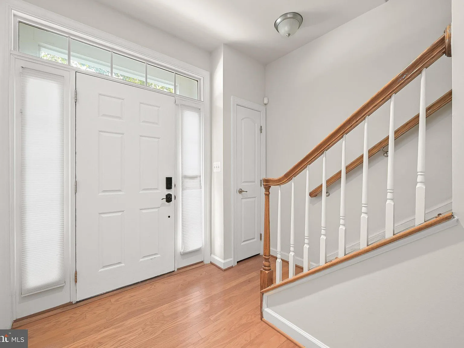4 bed, 3.5 bath, 3600 sqft, $4,500 — Photo 3