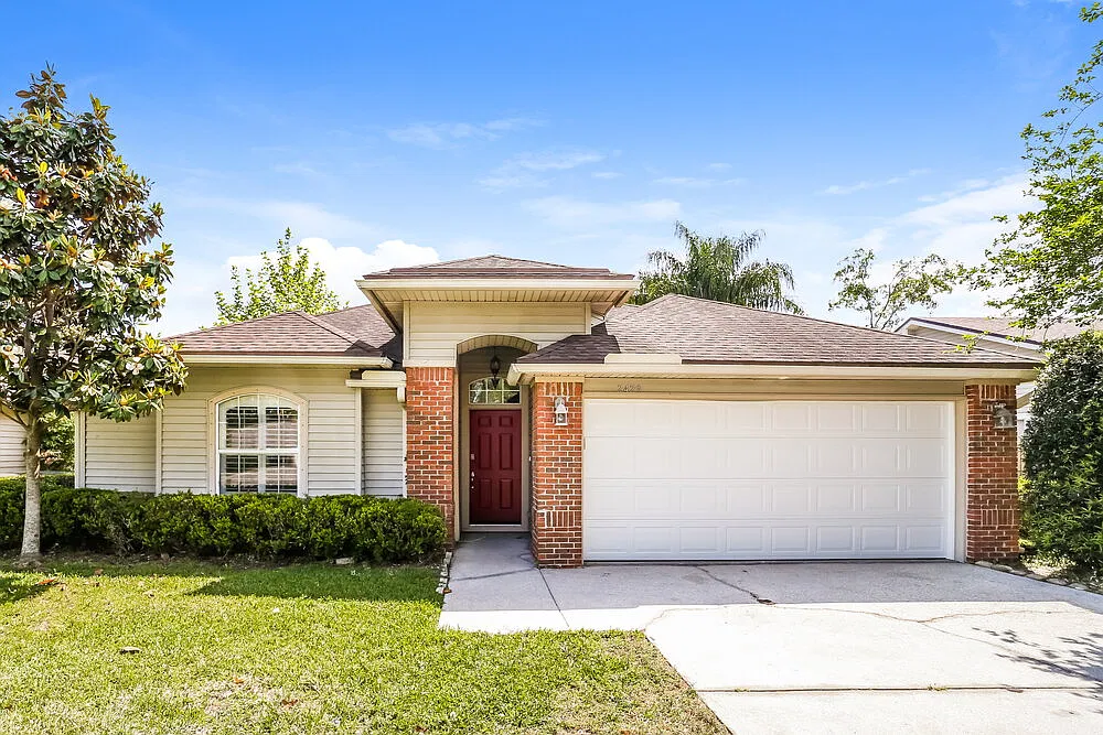 3 bed, 2.0 bath, 1410 sqft, $2,710 — Photo 1