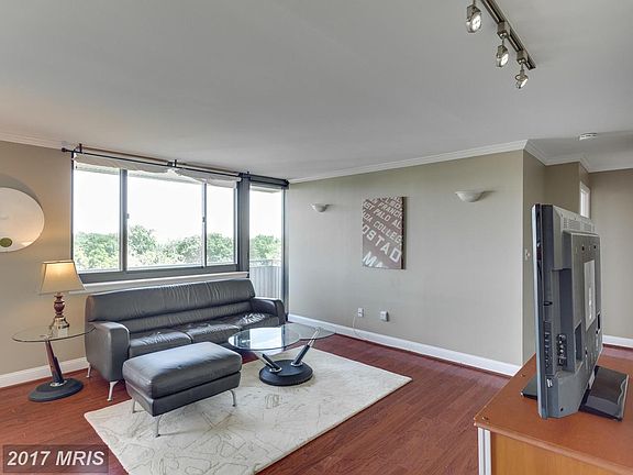 3rd image of 4201 Lee Hwy APT 704