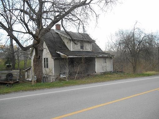 1st image of 419 S Lewis St