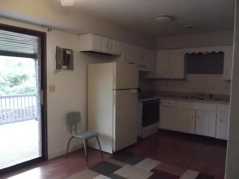 186 Liberty Dr — Photo 7
