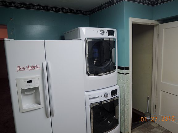 Stacked Washer/Dryer Main Fl